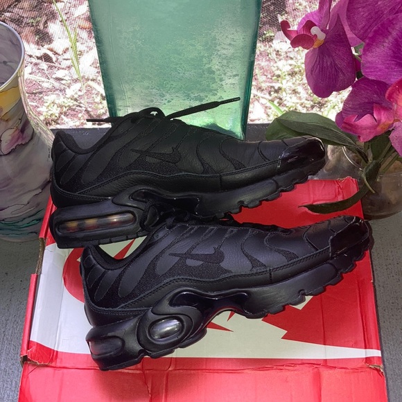 Nike Air Max Plus Embroidered Leather Trainers
